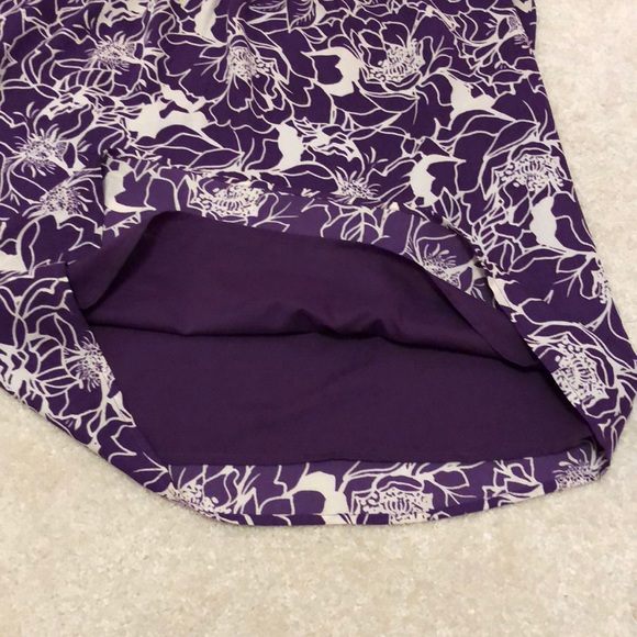 Banana Republic • Sleeveless Top - Picture 4 of 5